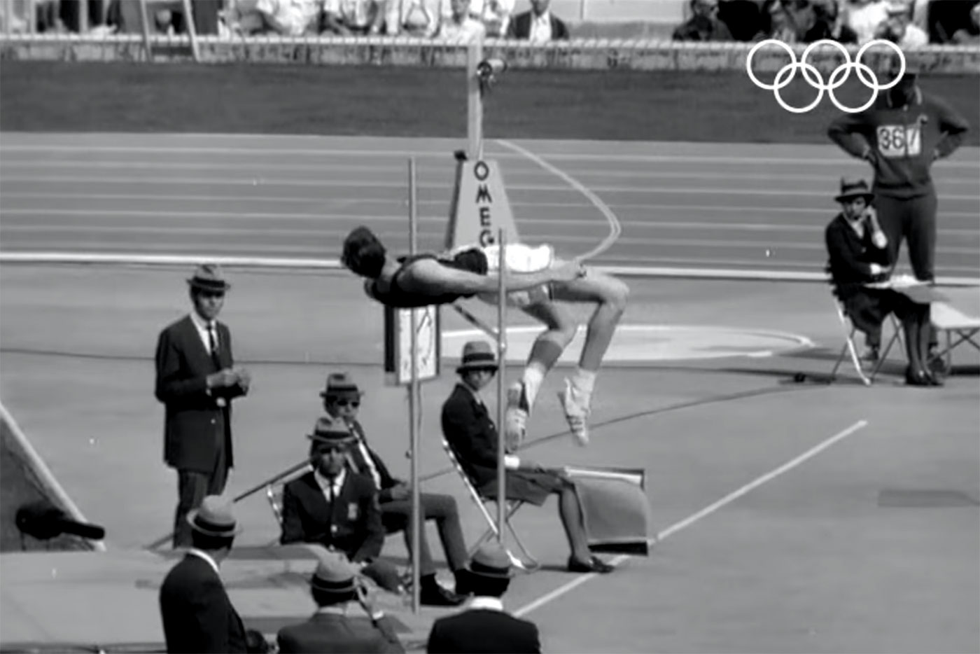 Dick Fosbury using his signature "Fosbury Flop"